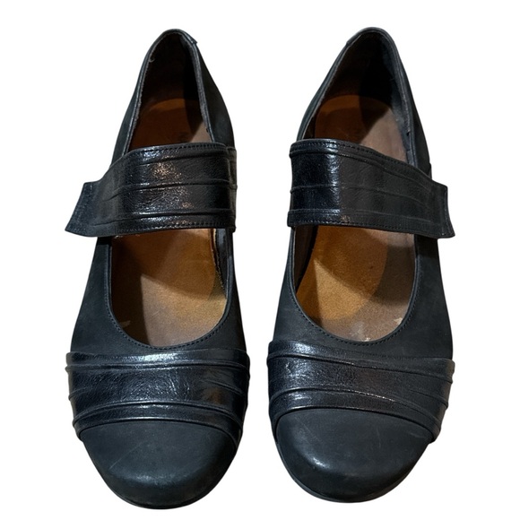 Naot Black Low Heeled Flats size 42 EU/ 11 US - Picture 3 of 5